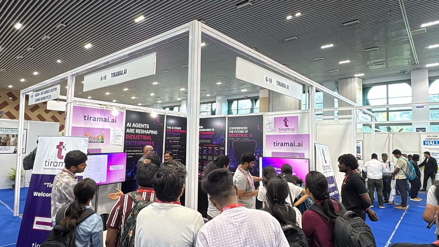 Visitors gathered around the demonstration screens at the tiramai stall